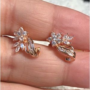 Rose gold earrings NEW -star burst